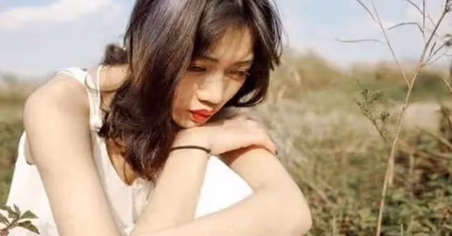 為救女友,我和劫匪拚命身中數刀手筋被砍,恢復後她卻消失不見