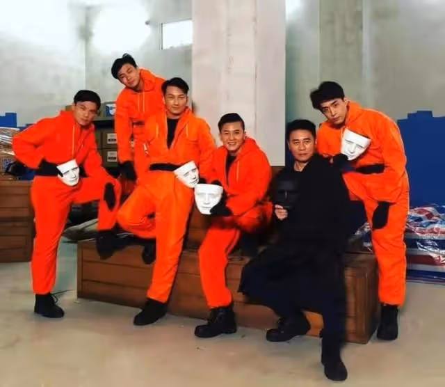 假戲真做!《愛回家》TVB男星遭群姐熱情獻吻,事後稱有輕生念頭