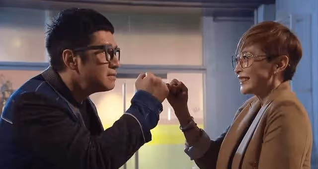 假戲真做！《愛回家》TVB男星遭群姐熱情獻吻，事後稱有輕生念頭
