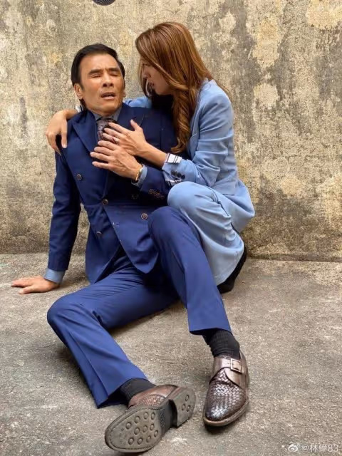60歲TVB御用「大佬」至今未結婚,年中含淚送走腦退化老母
