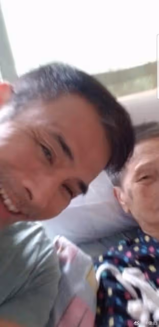 60歲TVB御用「大佬」至今未結婚,年中含淚送走腦退化老母