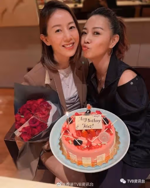 梁靖琪悉心打扮出席「七魔女」聖誕Party 佘詩曼留內地工作缺席