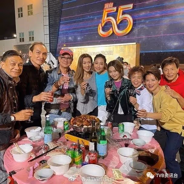 TVB當紅小生組裝寶寶搖床!老婆曬黑白孕照還沒生得