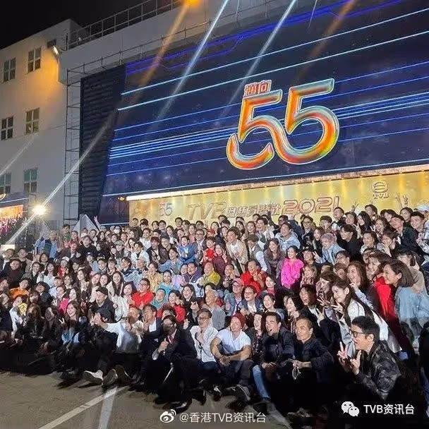 TVB當紅小生組裝寶寶搖床!老婆曬黑白孕照還沒生得