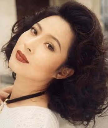 「戲紅人不紅」的「老戲骨」,照顧重病髮妻30年,晚年無子唯狗相伴