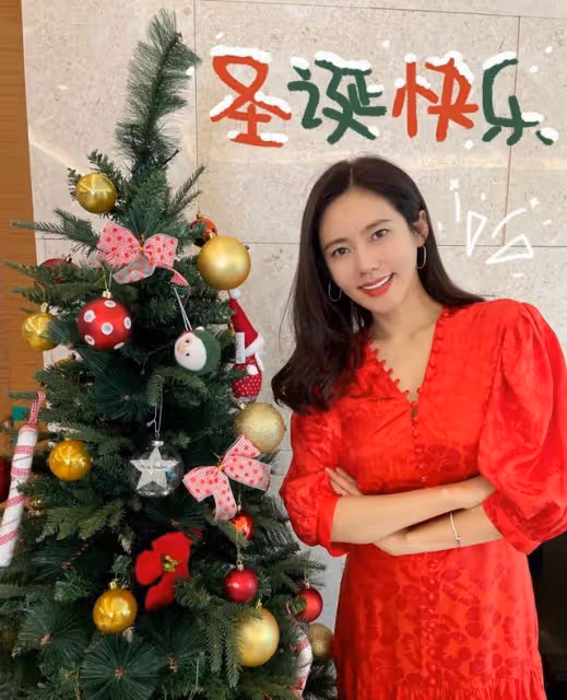 秋瓷炫罕見曬近照，小腹微凸疑似懷二胎，被勸堅守婚姻原諒於曉光