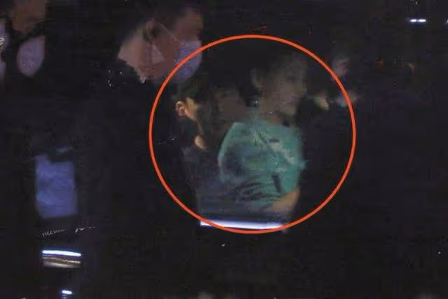 秋瓷炫罕見曬近照，小腹微凸疑似懷二胎，被勸堅守婚姻原諒於曉光