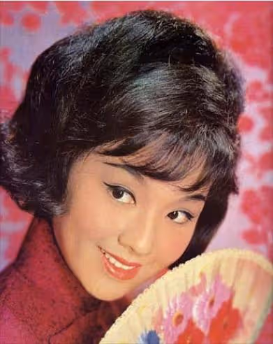 她曾是亞洲影后,晚年落魄到拖欠房租三年,死後發臭才被人發現