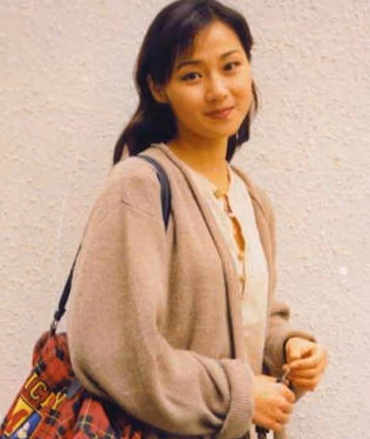 被甄子丹承諾婚姻,閃婚暗戀她9年的陳十三,51歲的萬綺雯依然美