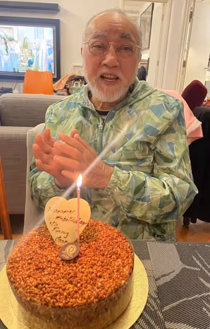 老戲骨80大壽眾星雲集,廖啟智61歲妻子笑容燦爛,已走出喪夫之痛