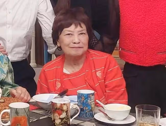 老戲骨80大壽眾星雲集，廖啟智61歲妻子笑容燦爛，已走出喪夫之痛