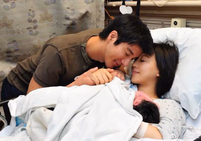 王力宏離婚後人設再崩塌,品牌方終止合作,又一天才巨星要隕落了