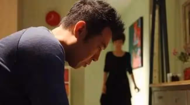 婆婆當著我面給老公找女人，監控中，我深愛的老公出軌了