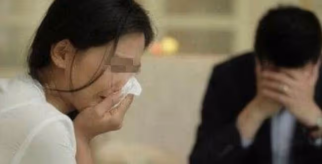 婆婆當著我面給老公找女人，監控中，我深愛的老公出軌了