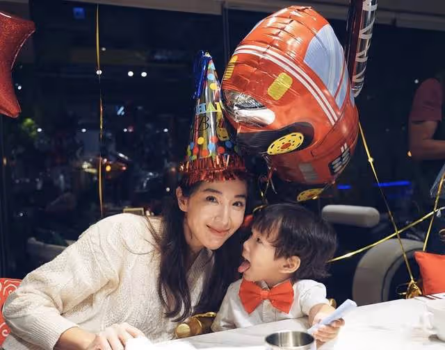 眾星支持李靚蕾!41歲女星直言要向其學習,央視主持人暗諷王力宏