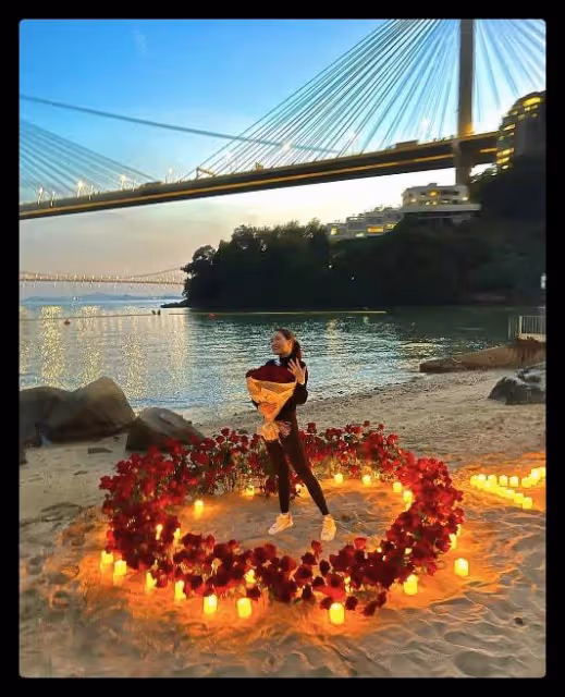 25歲港姐被求婚成功!鑽戒大到反光唯美浪漫,此前因失業被迫轉行
