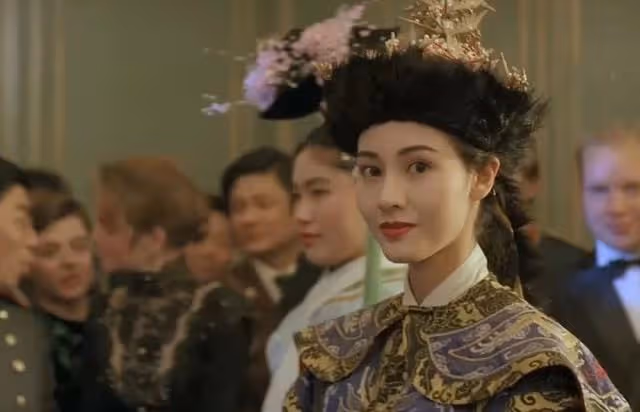 晚宴成修羅場？李嘉欣何超瓊甘比三任同時赴宴，牽出豪門恩怨情史