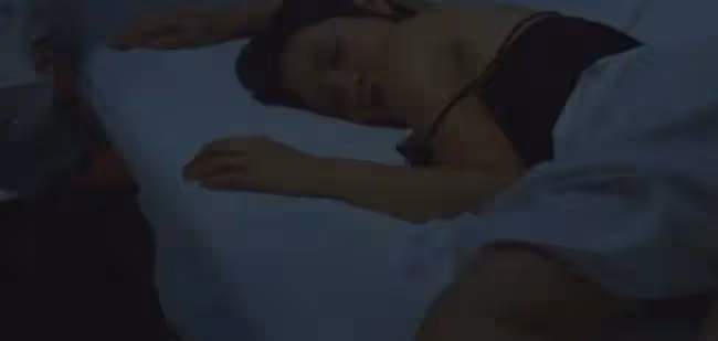 男友和小三太瘋狂,趁我洗澡時,他們在我家裡搞曖昧