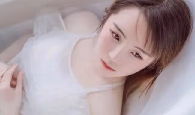 暗戀10年的男人,讓我衣著性感,在車裡給我「開光」