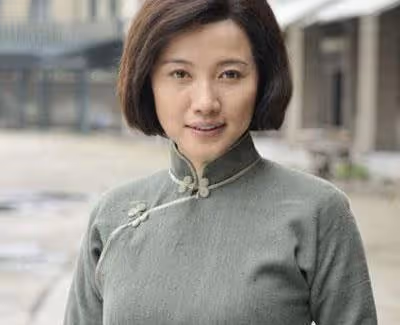 為照顧母親隱退8年,復出後一舉拿下八個影后,47歲至今未婚
