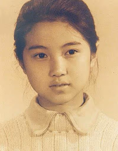 為照顧母親隱退8年,復出後一舉拿下八個影后,47歲至今未婚