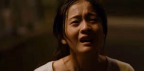 看見我和別的男人約會，他將我拉回家裡，按在牆上盡情索取