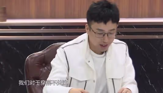 為「假戀愛」不顧隊友,後用鹹菜糊弄楊迪,宋妍霏為何爭議不斷?