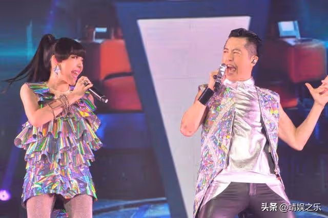 資本棄兒吳莫愁,在線求工作的甦醒:過氣藝人如今只剩尷尬和心酸