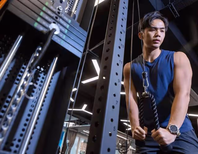 加油!TVB男星與前任演情侶不尷尬,感恩父母:拚命工作報答他們