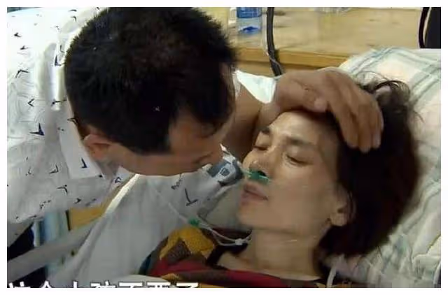 40歲高齡產婦身患絕症,不聽勸阻堅決生子,丈夫:兩個我都不救