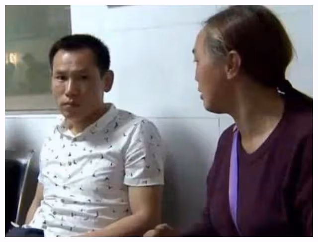 40歲高齡產婦身患絕症,不聽勸阻堅決生子,丈夫:兩個我都不救