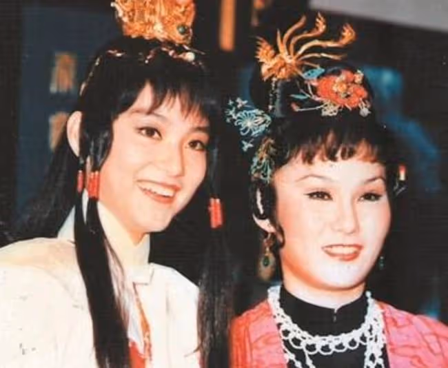 恭喜!74歲胡錦碩士畢業,曾經2度患癌,被醫生預言僅剩3年生命