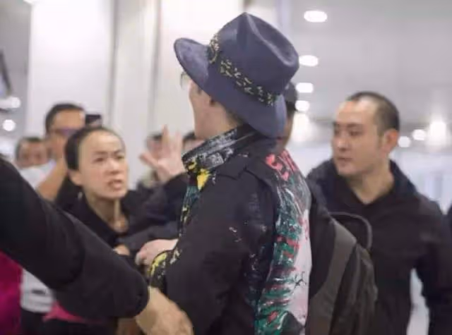 細思極恐，被神秘女子謾罵多年求公道，王力宏：她精神有問題！