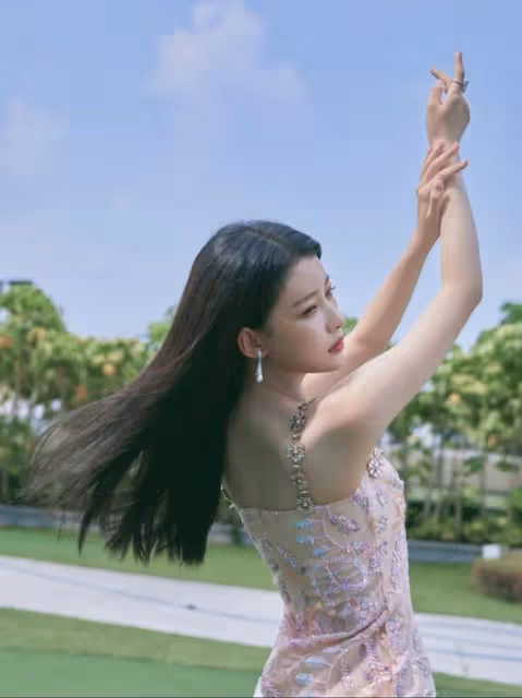 娛記說:AB鄭愷苗苗的料?黃軒委曲求全?戚薇大出血?孫怡與某小生關係匪淺?