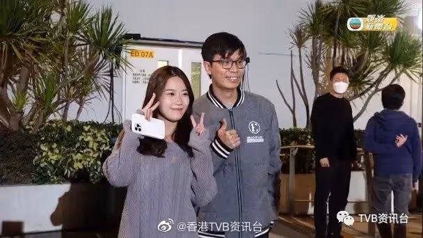 TVB聯歡晚宴︱揮低視帝視後 波波被全場集郵