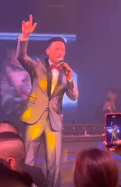 54歲陳錦鴻酒吧跑商演賺錢養家!為照顧自閉症兒子,已放棄要二胎