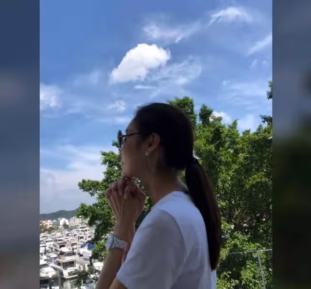 奢華！香港知名女星千萬獨立屋曝光，靠近大自然一家常到此度假