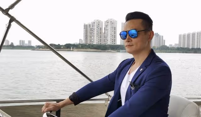 TVB著名綠葉放棄外國國籍，做網紅直播帶貨，獲多位愛國藝人支持