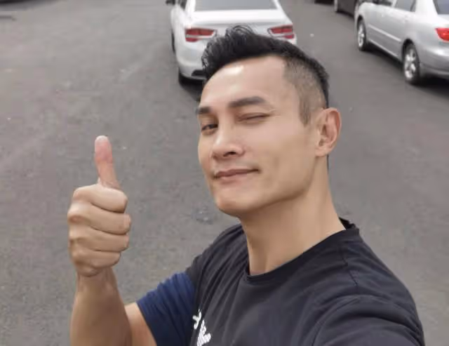 TVB著名綠葉放棄外國國籍，做網紅直播帶貨，獲多位愛國藝人支持