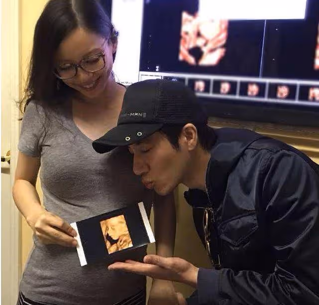 父親化身「擋箭牌」,李靚蕾弩張劍拔,向王力宏發出最後通牒