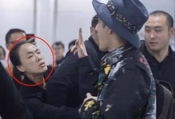 李靚蕾接連發聲,王力宏緊急返台,機場和記者爆發衝突場面混亂