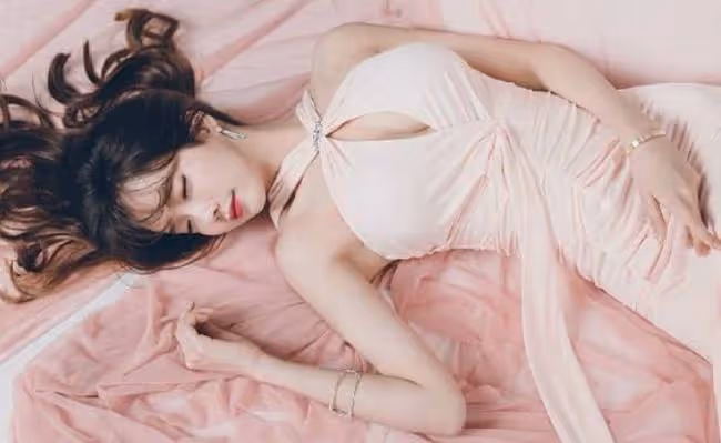 老公總纏著我要羞羞,懷孕後,隔著門縫看見他和別的女人翻雲覆雨