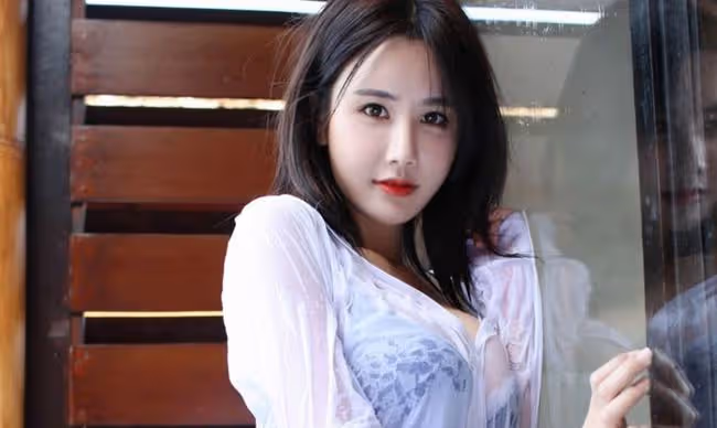 老公總纏著我要羞羞,懷孕後,隔著門縫看見他和別的女人翻雲覆雨