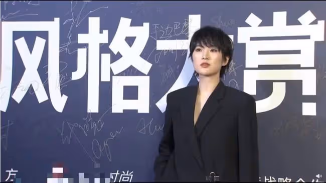 時尚紅毯眾星閃耀！陳數驚艷，陳都靈大秀美背，蔣勤勤個性十足