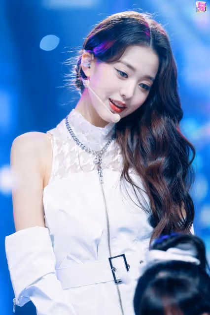 蛇系惡女VS兔系甜心，柳智敏張元英，誰才是五代女團第一美女？