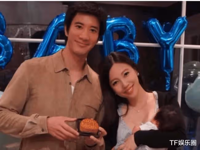 yumi稱早與王力宏互刪,李靚蕾曝證據,15年還用裸照頭像撩王力宏