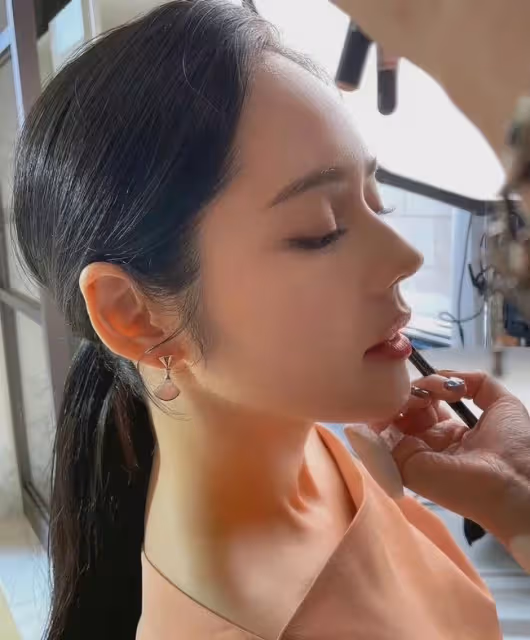 哎，她怎麼就英年早婚了呢?