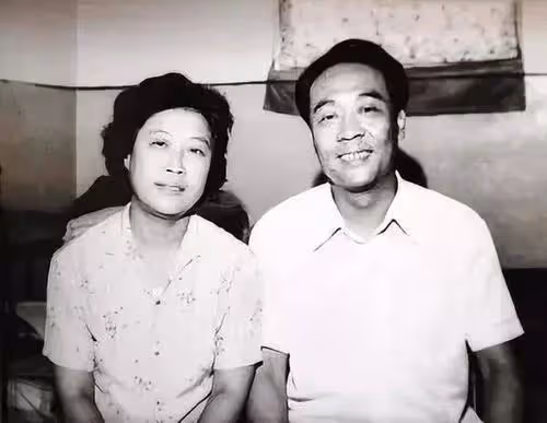 春晚常客陳寒柏,被戲稱為「五姓家奴」,又有誰懂得其背後的苦楚