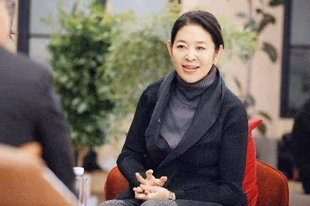 不被看好的11對老夫少妻,年齡差距一個比一個大,有人辦2億婚禮