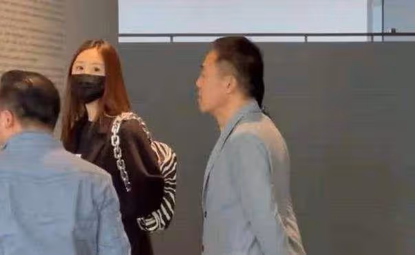 不被看好的11對老夫少妻,年齡差距一個比一個大,有人辦2億婚禮